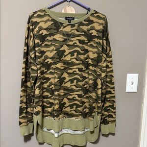 Camo Print Sweatshirt